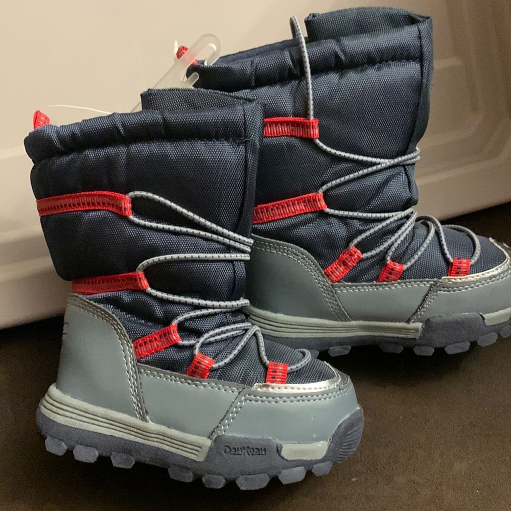 Snow boots